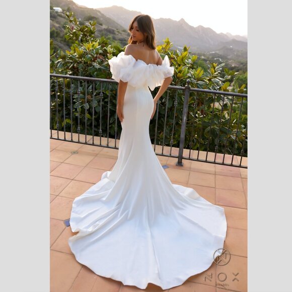 Narianna Ruffled Off Shoulder Bridal Mermaid Gown in White s. 6 - Picture 6 of 6